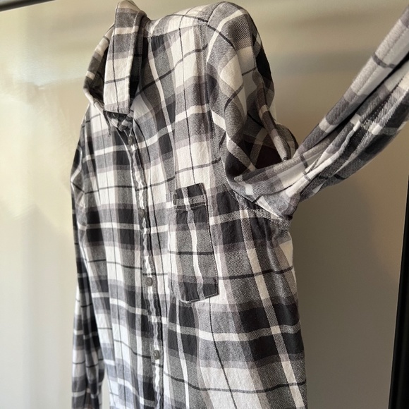 SALE ☘️ COTTON ON gray plaid long sleeve button down shirt - Picture 8 of 15